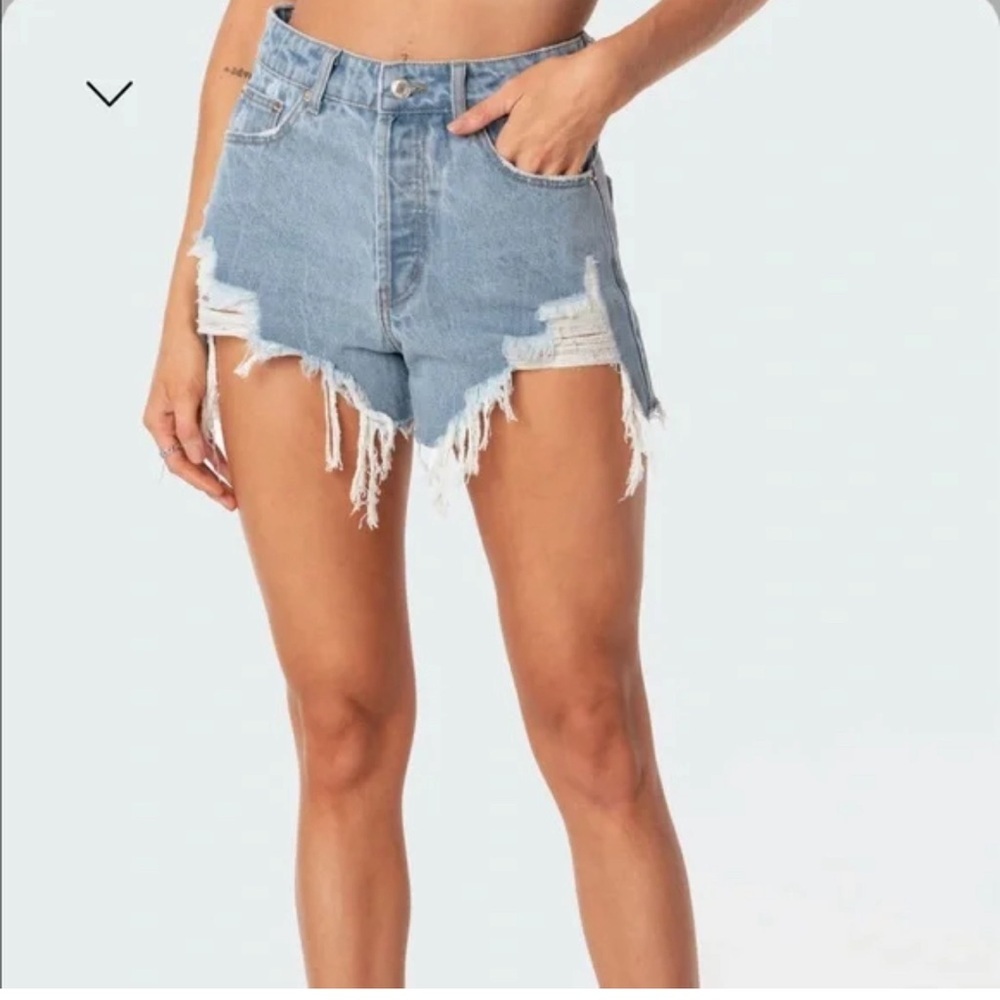 Edikted Cali Distressed Denim Women's Shorts new with tags size large